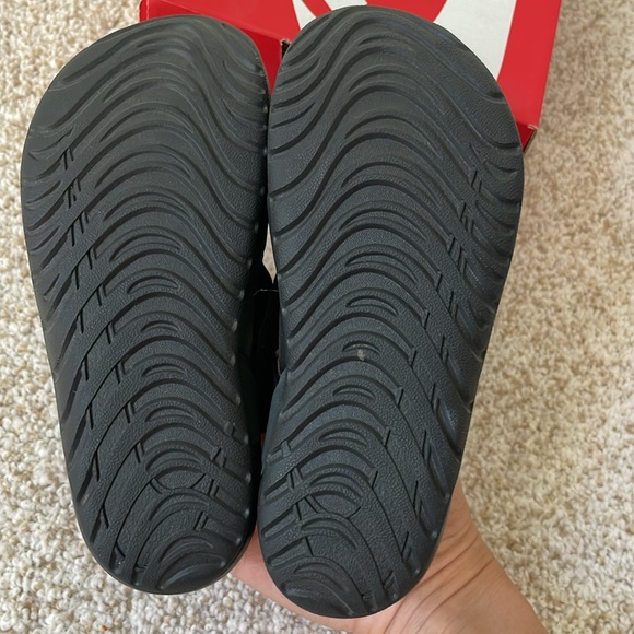 NIKE Sunray Protect 2 size 10c black/white - Picture 7 of 9